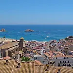 Lets Holidays Pool Terrace